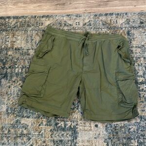 Polo Ralph Lauren Big and Tall
Relaxed-Fit Slub Twill Cargo Shorts